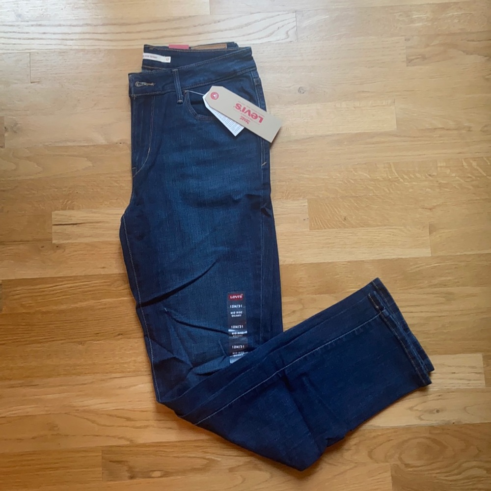 NWT Levi’s MidRise Skinny Jeans Dark Blue Size 12
